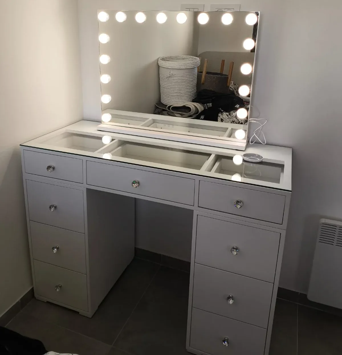 שידת איפור יוקרתית + מראה דגם "DIVA" - תוצרת הארץ – תמונה 2